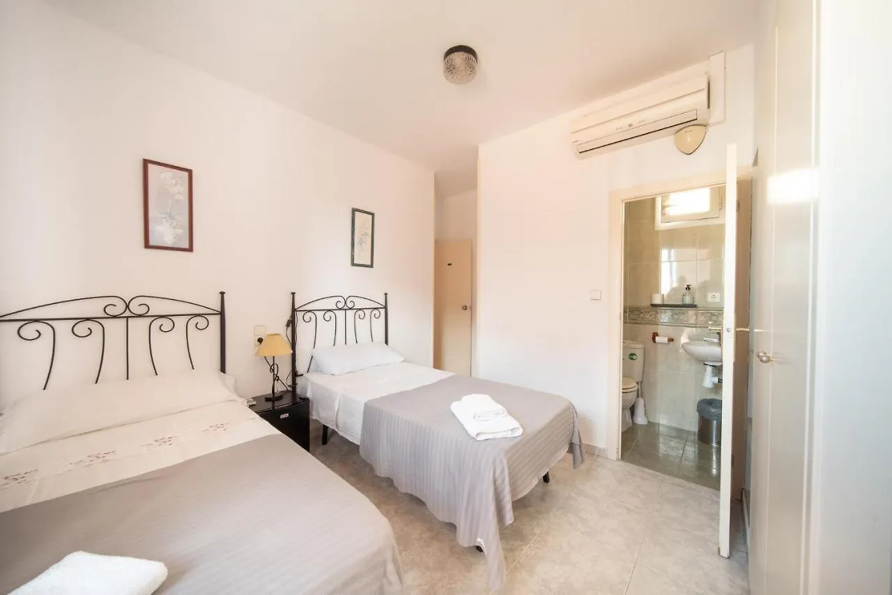 Sitges Beach Hostal Affittacamere