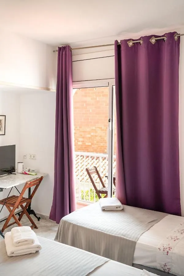 Sitges Beach Hostal Affittacamere