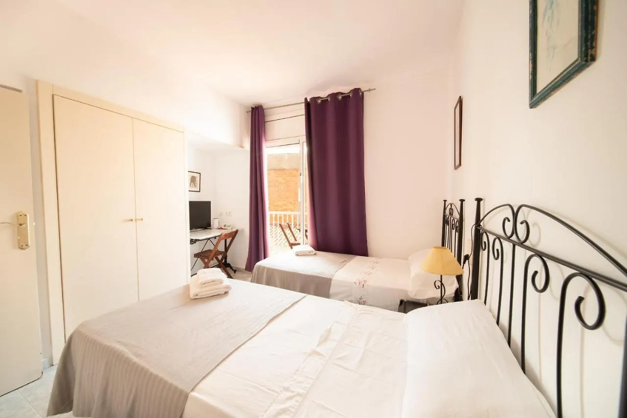Sitges Beach Hostal 0*,
