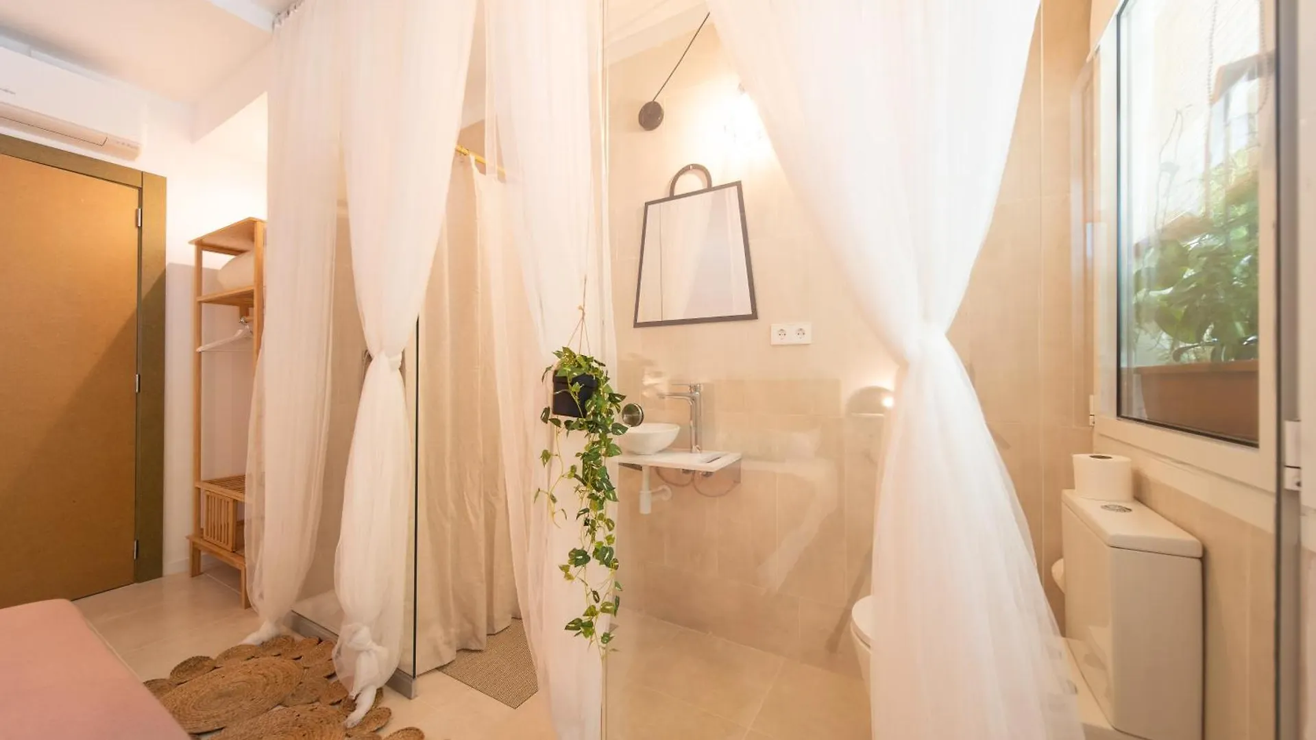 Sitges Beach Hostal ספרד