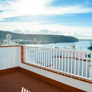 https://banana-surf-house.in-canary-islands.com