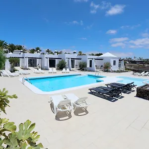 https://salmarina-bungalows.in-canary-islands.com