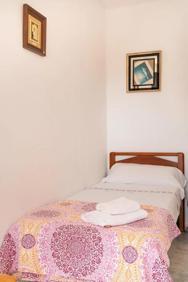 Sitges Beach Hostal 0*,