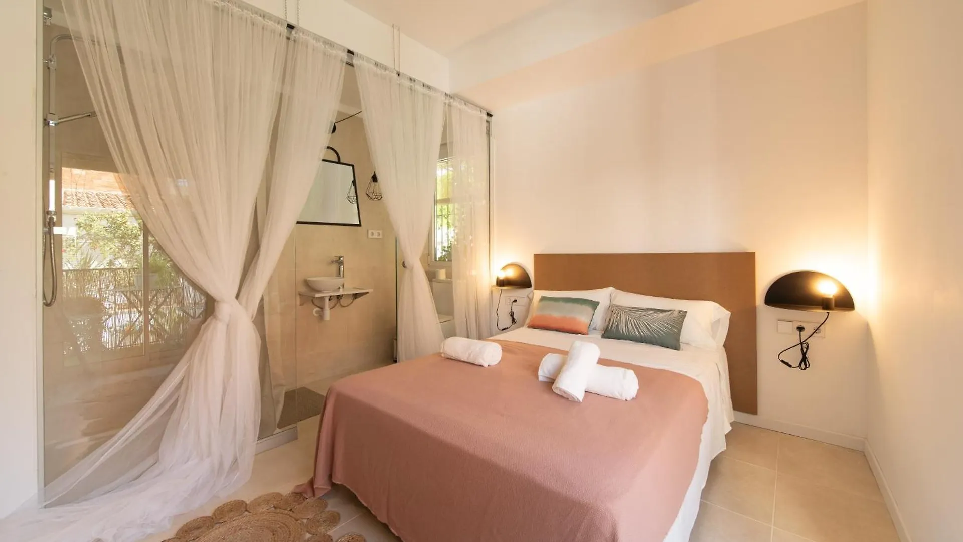 Sitges Beach Hostal Guest house