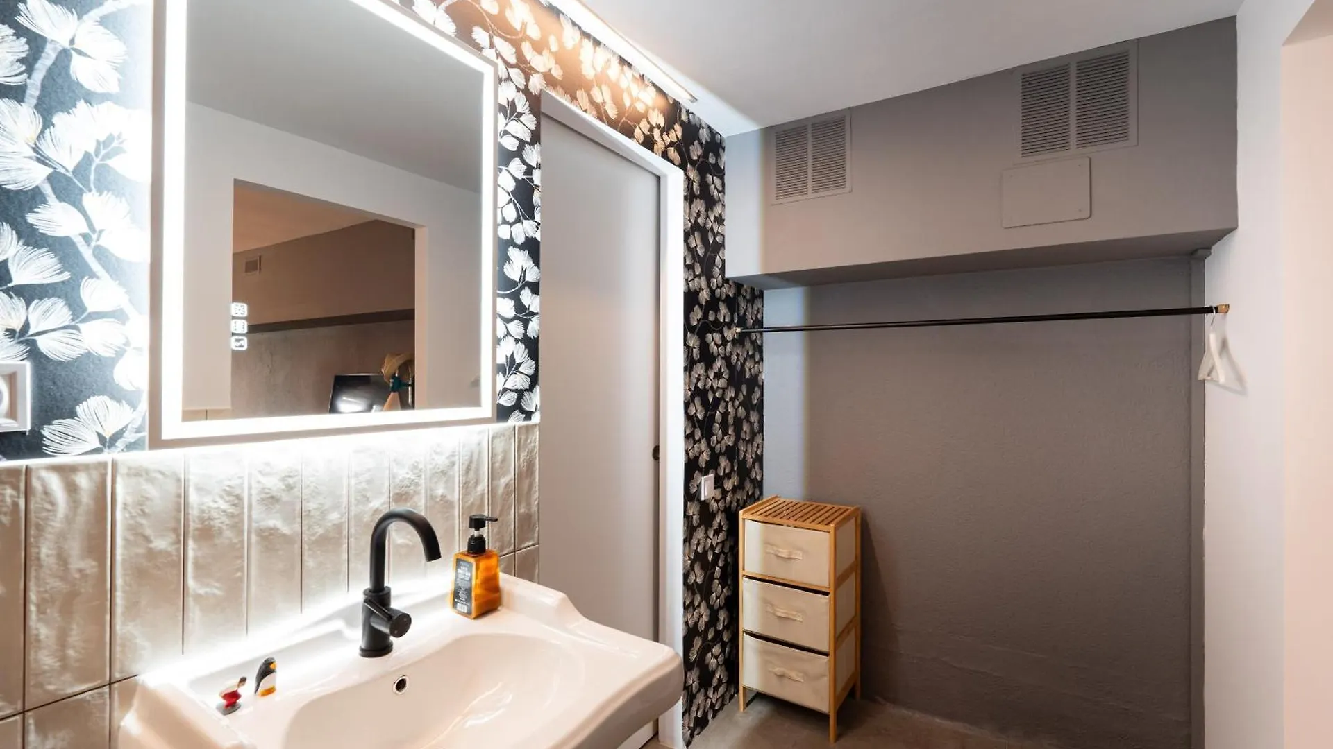 Sitges Beach Hostal Guest house