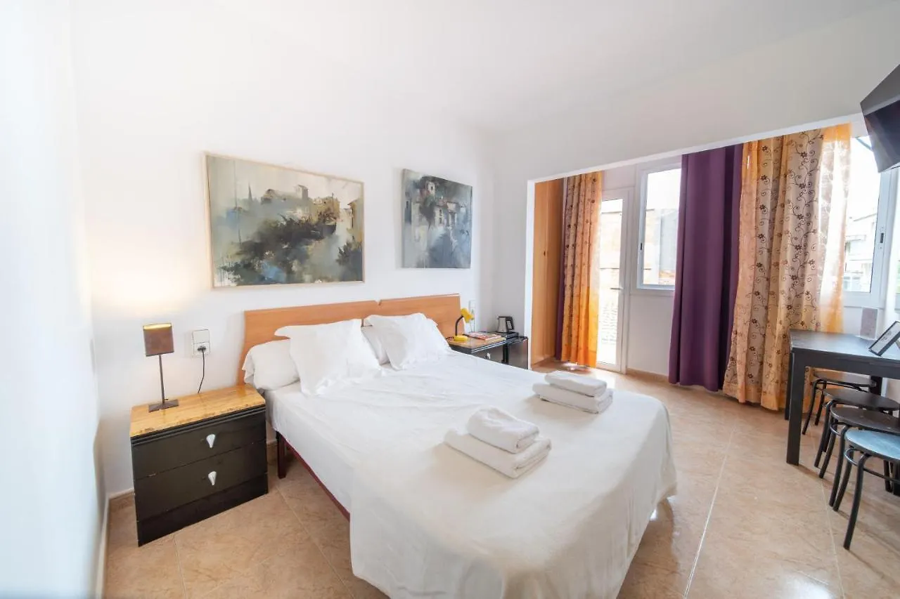 Sitges Beach Hostal Bonanza 0*,